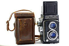 VINTAGE SKYFLEX TLR 6X6CM 120 FILM CAMERA WITH CASE 1955