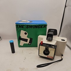 Vintage Polaroid Swinger Model 20 Instant Film Land Camera USA With Box