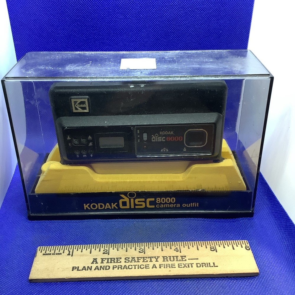Vintage Kodak Disc 8000 Camera Outfit With Case