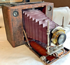 No. 4 Cartridge Kodak Camera Red Leather Bellows with original carrying case