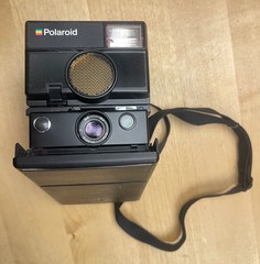 Polaroid SLR 680 Instant Camera – Film Tested – Complete Set – Box & Papers – Ex