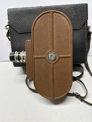 Vintage 16mm Movie Camera Paragon w/ Luxor Super Anastigmat F:1.5 focus 25mm USA
