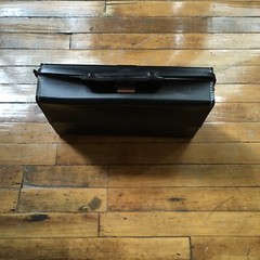 VTG POLAROID 210 AUTOMATIC LAND CAMERA & FLASH INSTRUCTION BOOK CASE BULBS