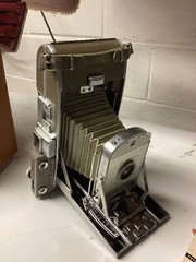 CLEAN, OPERATING POLAROID LAND CAMERA MODEL 800, COLLECTABLE DISPLAY PIECE