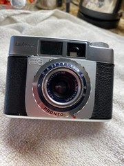 ZEISS IKON CAMERA & ROLLEI FLASH