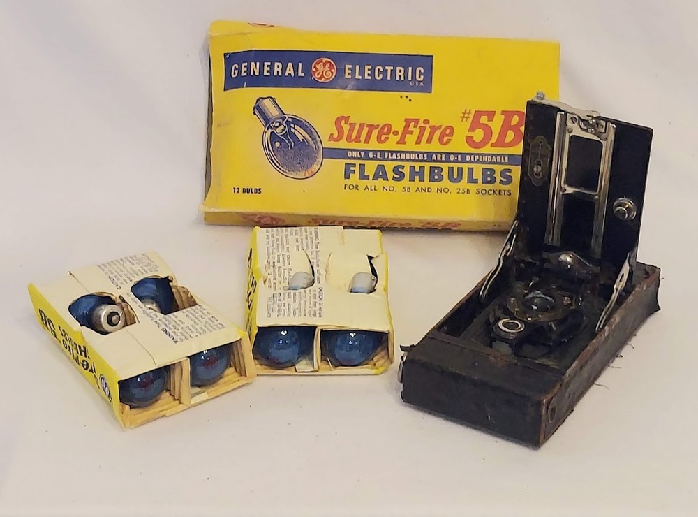 Kodak A-120 Autographic Film Folding Camera Leather Clad 8 GE Sure Fire 5B Bulbs