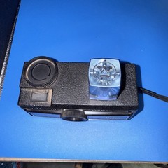 Retro Kodak Instamatic 44 Camera w/4 flash cube Untested