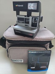 Vintage Polaroid Sun 600 Instant Film Camera w/Carrying Case