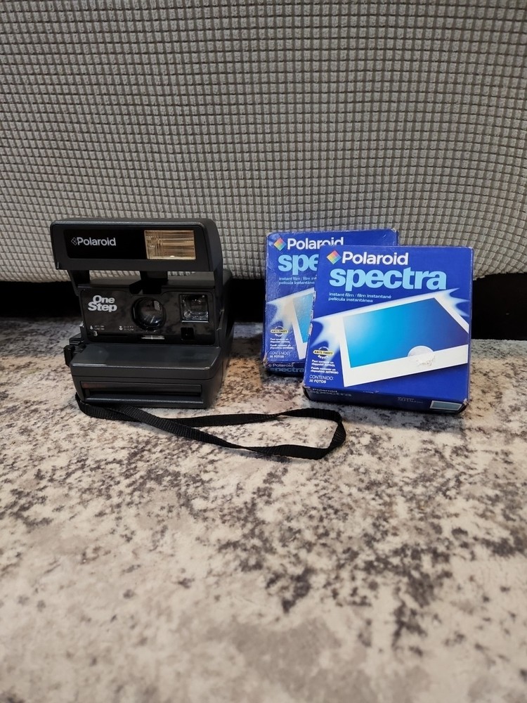 Vintage Polaroid One Step 600 Instant Film Camera W/insta Film