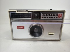 Kodak Instamatic 104 Film Camera – Untested