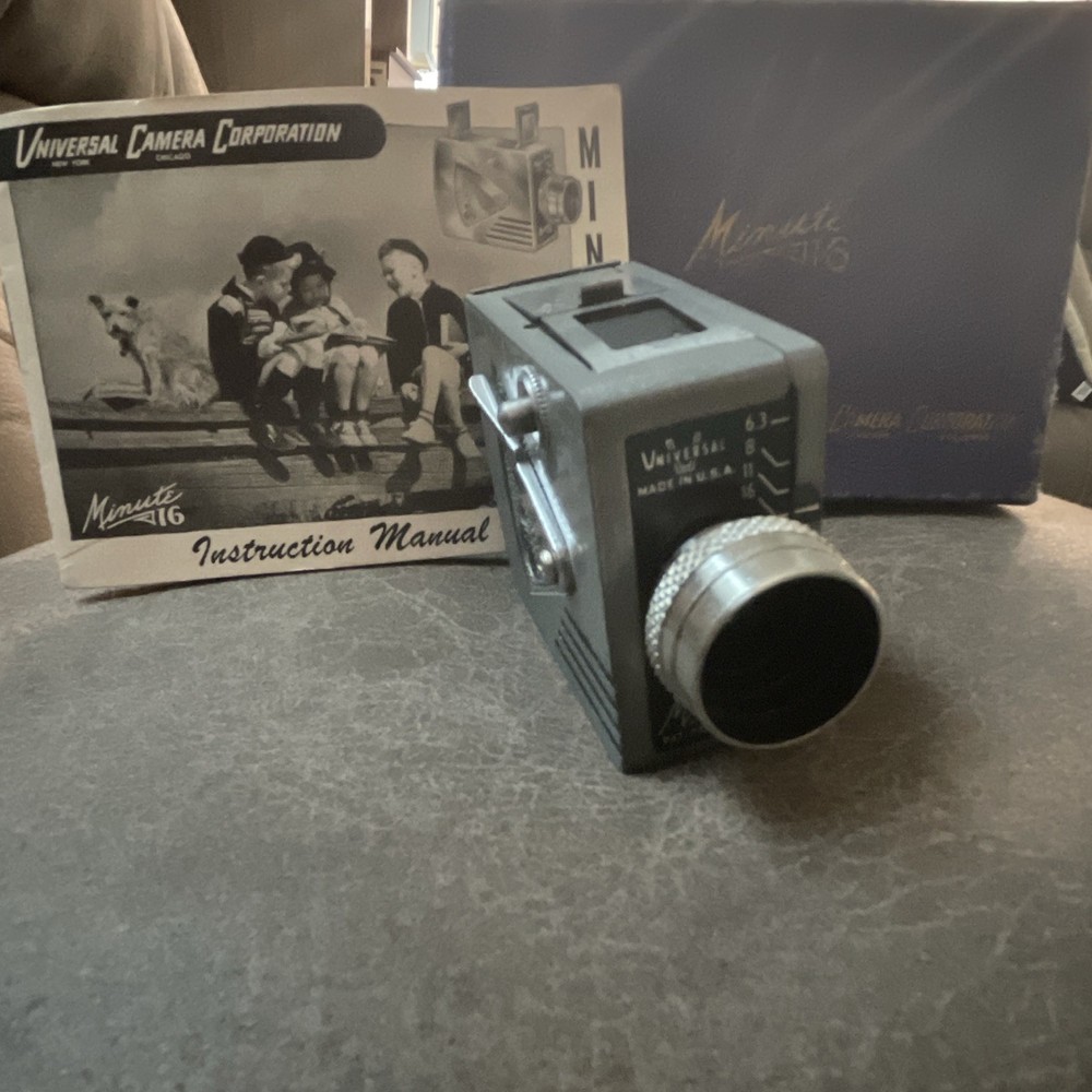 Universal Minute-16 16mm Non-Reflex Movie Camera Gray w/ Box & Manual