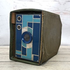 Vintage BLUE Kodak Teague Beau Brownie No. 2A Art Deco Design w/ Case