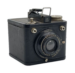 Kodak Brownie Flash Six-20 Fixed Focus 620 Roll Film Vintage Box-Type Camera