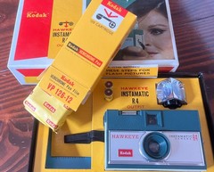 Vintage Kodak Hawkeye Instamatic R4 Camera Outfit New In Original Box
