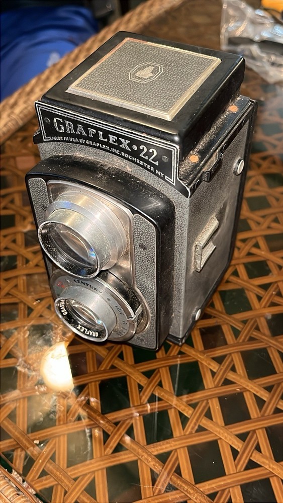 Vintage Graflex 22 Camera Twin Lens with Case USA Rodchester NY