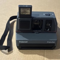 Polaroid 600 Impulse AutoFocus AF Built In Flash Film Camera