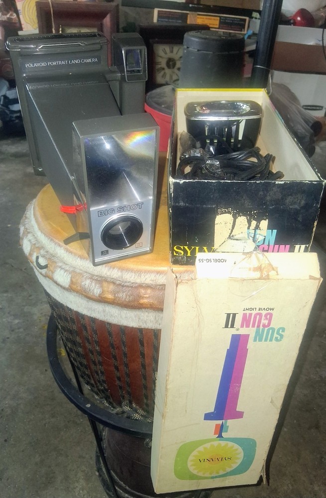POLAROID BIG SHOT Portrait LAND CAMERA Untested Sold AS IS & SUN GUN MOVIE LIGHT