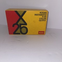 Vintage Kodak Instamatic X-25 Color Outfit Camera In Original box made in USA!