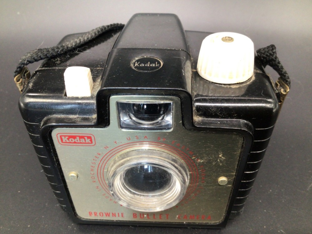 Vintage Kodak Brownie Bullet Camera Bakelite takes 127 Roll Film Display or Part