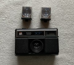 Vintage GAF 100XF Camera – See Description