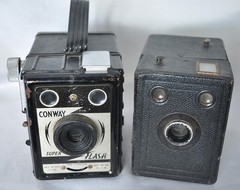 2x Vintage Box Cameras Kodak Popular Brownie &Conway Super Flash, British Camera