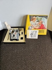 Brownie Starmite Outfit Camera – Kodak – EUC – With Instructions & TRAPEZOID Box