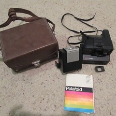 Vintage Polaroid Sonar OneStep Pronto! Land Camera Black w/Case Flash Not Tested
