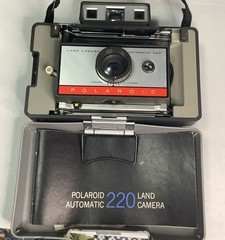 1960’s Polaroid 220 Automatic Land Camera, w/Manuals – Untested