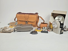 Vintage Polaroid Land Camera Model 80A Kit w/ Wink-Light 250 Flash Bulbs Lot