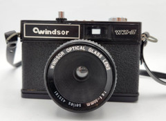 Vintage Black Windsor WX-3 35mm Film Camera