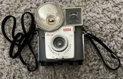 Vintage Kodak Brownie STARMITE CAMERA & Strap 1960s-Dakon Lens B&W & Color Lever