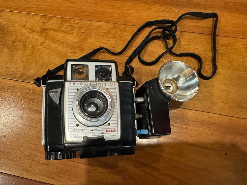 Vintage Art Deco Kodak Brownie Twin 20 Camera with Supermite Flasholder Untested