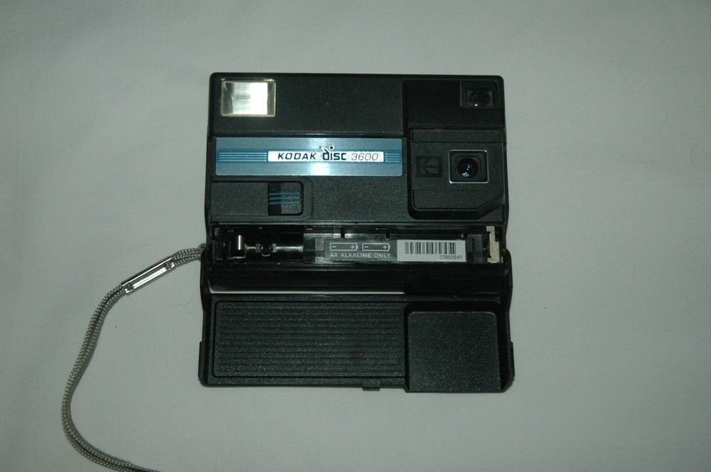 VINTAGE 1980s KODAK DISC 3600 CAMERA