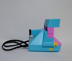 Polaroid 600 Hello Kitty & Friends Pastel Pink Instant Film Camera