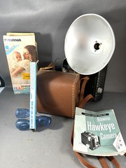 Kodak Brownie Hawkeye Camera With Flash Attachment & Case–read description
