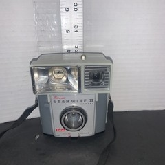 Vintage Kodak Brownie Starmite II Camera (1962-67) 127 film NOT TESTED