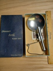 Vintage Minute 16 Flash Unit For Camera Universal Camera Corporation In Box