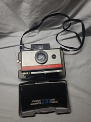 Vintage Polaroid Automatic 220 Land Camera