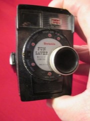 VINTAGE 1960’S KODAK BROWNIE FUN SAVER 8MM MOVIE CAMERA WORKS!