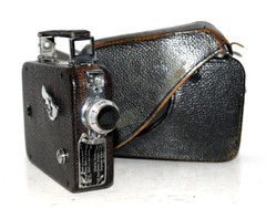 Ciné- Kodak Eight Model 60 8mm Movie Camera W/Carrying Case