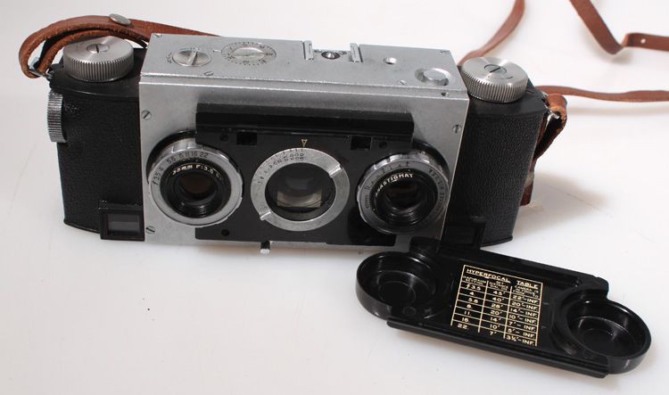 STEREO REALIST WITH 35MM F3.5 LENS W/ CAP AND STRAP, VINTAGE