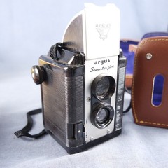 ARGUS ArgoFlex SEVENTY FIVE (75) Box Camera With Leather Case & Good Strap