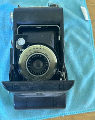Vintage KODAK VIGILANT Six-16 Folding Camera UNTESTED f8.8 126 mm Parts Repair