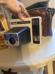 Kodak “The Handle” Instant Camera Vintage 1970s Beige Black Untested Display