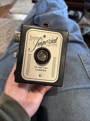 VINTAGE HERCO IMPERIAL 620 SNAP SHOT CAMERA W/ STRAP