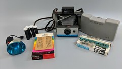 Vintage Polaroid 125 Land Camera 268 Flash Bulb M3 Blue Dot Flash Print Coaters