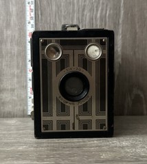 Kodak Brownie Jr Six-20 Box Camera Vintage Art Deco Style (MM)