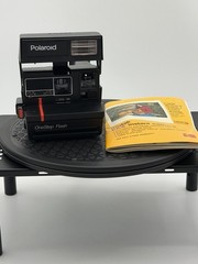 Vintage Polaroid OneStep Flash 600 Camera Bundle with Kodak DK-46 Deluxe Case