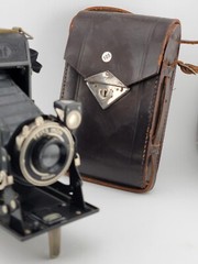 Vintage Photographic Zeiss Ikon Derval Ikomat Camera with Leather Case. Untested