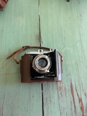 Karoron 6×6 Vintage Folding Camera Karoron Series/Model with Brown Case
